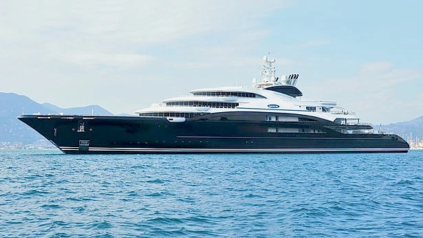 DISPLACEMENT MOTOR YACHT 3000GT AND ABOVE winner Serene