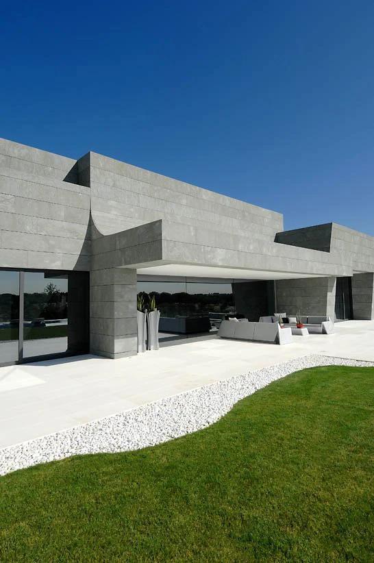 "1001 Nights" private dwelling by architects A-Cero
