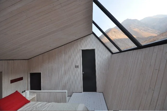 Observatory sleeping zone with open sky outlook