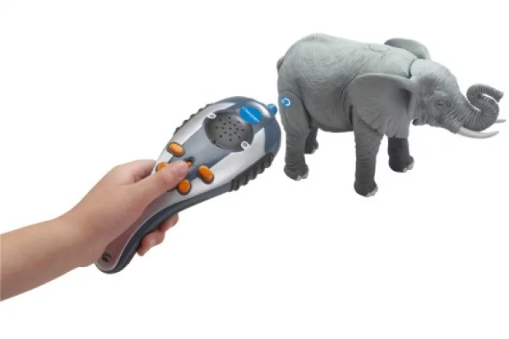 Smart Animals Scanopedia uses smart tag recognition technology to teach kids about animals in a fun way