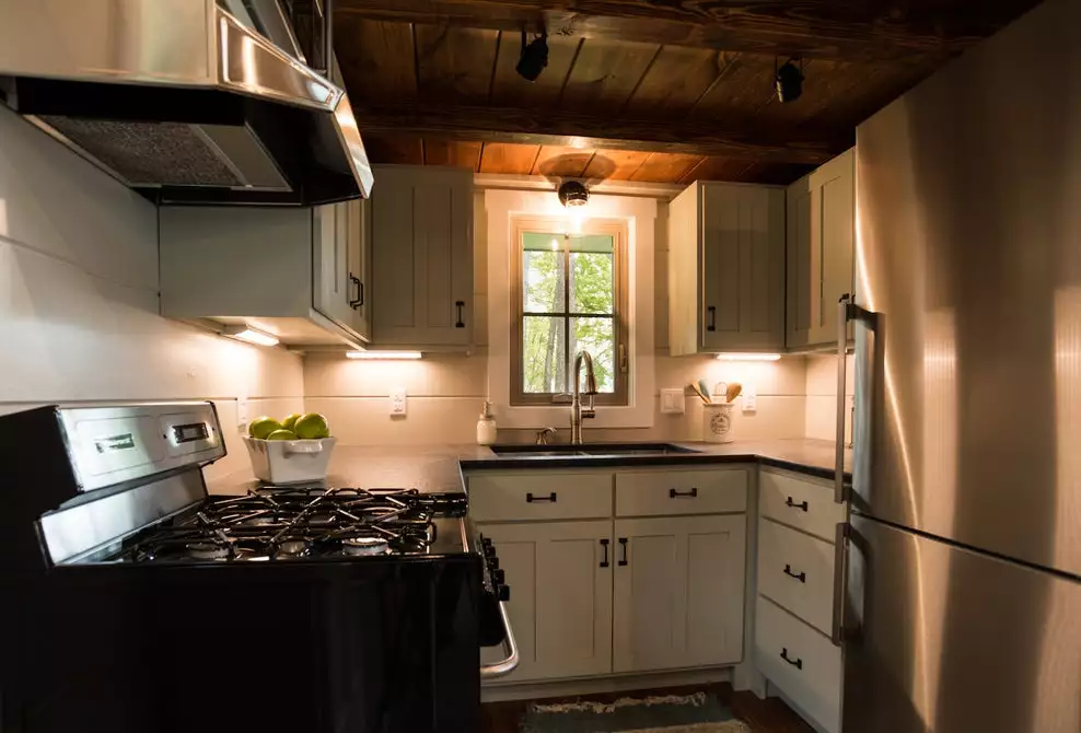 The Retreat's U-shaped kitchen