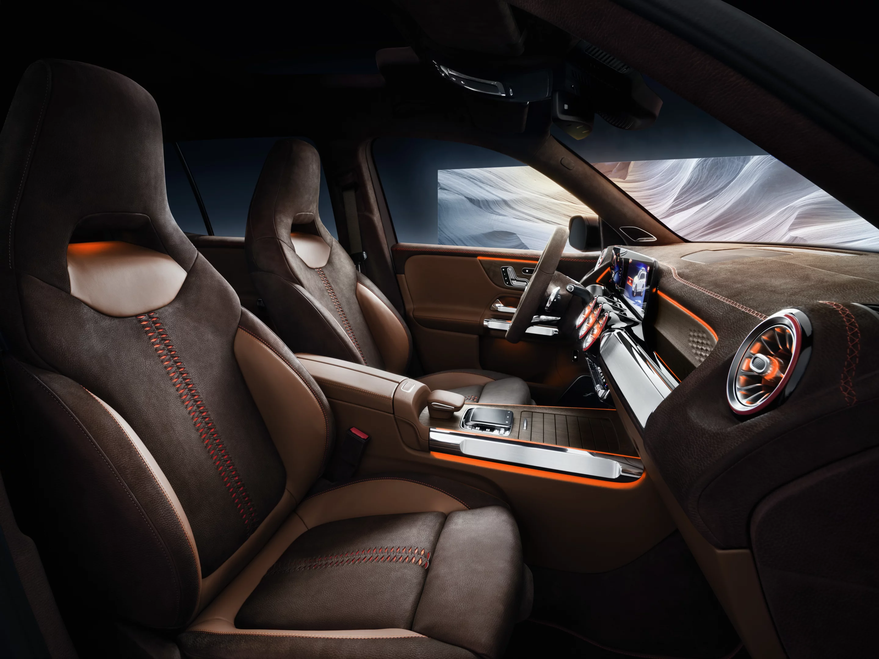 The Concept GLB would be powered by a 224-horsepower (167 kW) four-cylinder engine, Mercedes’ M260 unit