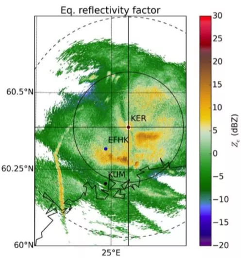 In this radar image, a streamer of heavier rainfall can be seen as a yellow line on the left side, following the flight path of a plane as it approached Helsinki Airport