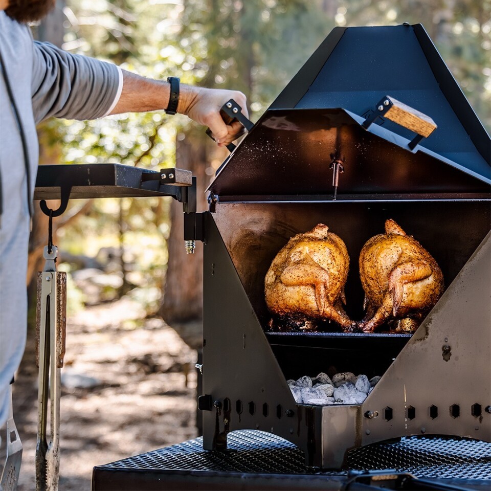 You can fit two whole chickens in this 388-sq-in cooker