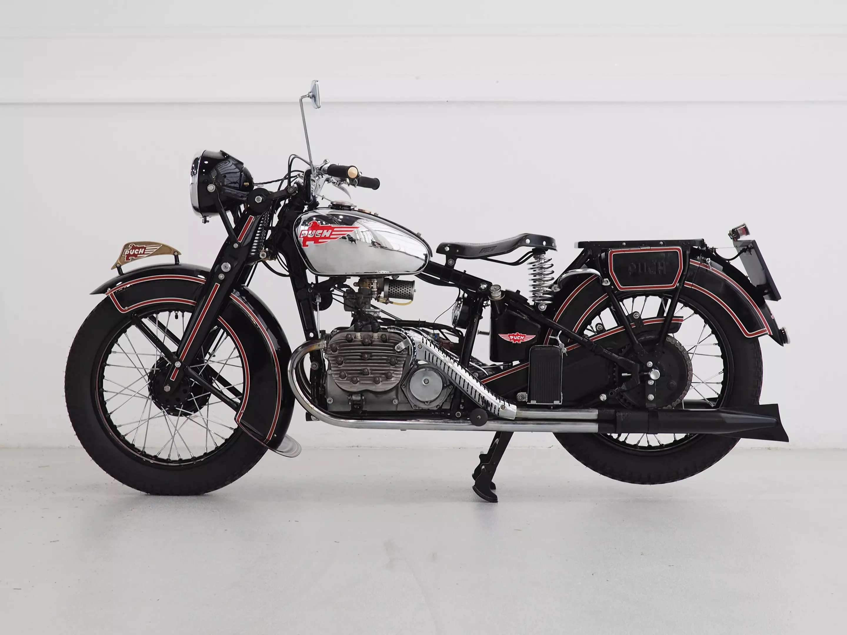 1937 Puch 800 | Dorotheum Auctions, Vienna | Sold 17 October, 2020 | EUR 103,500 (US$121,300) | Estimate: EUR 90,000 to EUR 120,000 (USD$110,000 to $140,000)