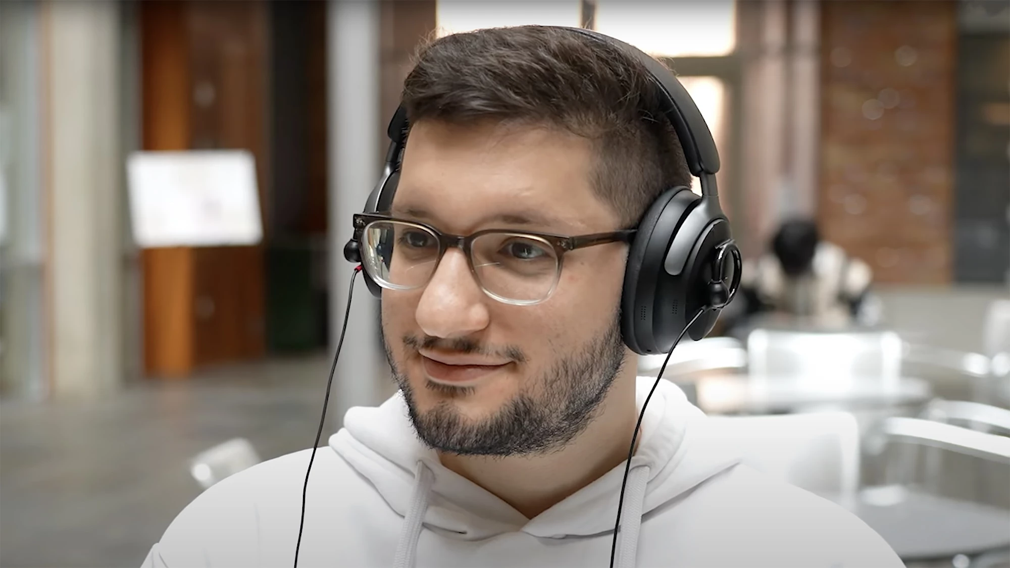Headphones that use AI to single out one voice in a crowded space