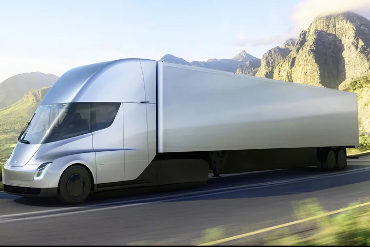When fully laden and travelling at 65 mph, the Tesla Semi can cover an astonishing 500 miles on a single charge