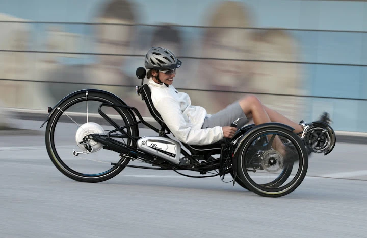 The Scorpion is a folding "speed pedelec"