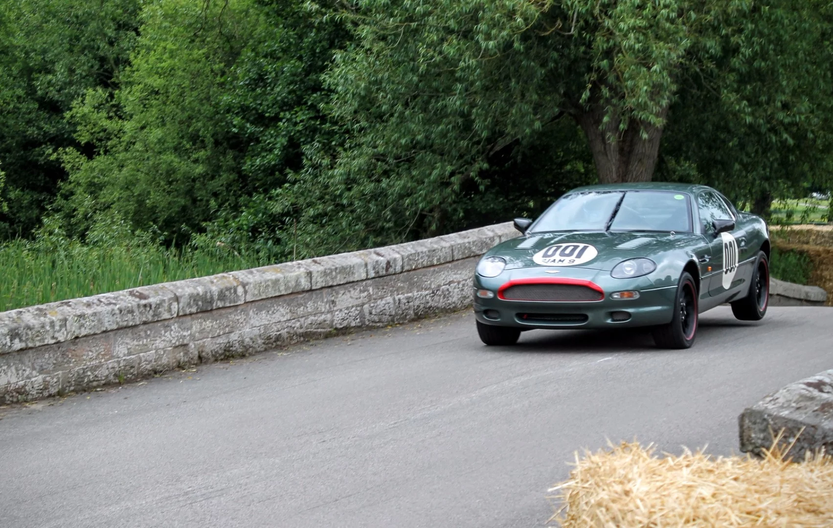 1994 Aston Martin DB7 GT driven by Chris Knox