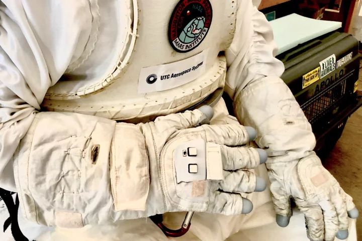 The Astronaut Smart Glove, integrated into a concept spacesuit aimed at the exploration of the Moon and Mars