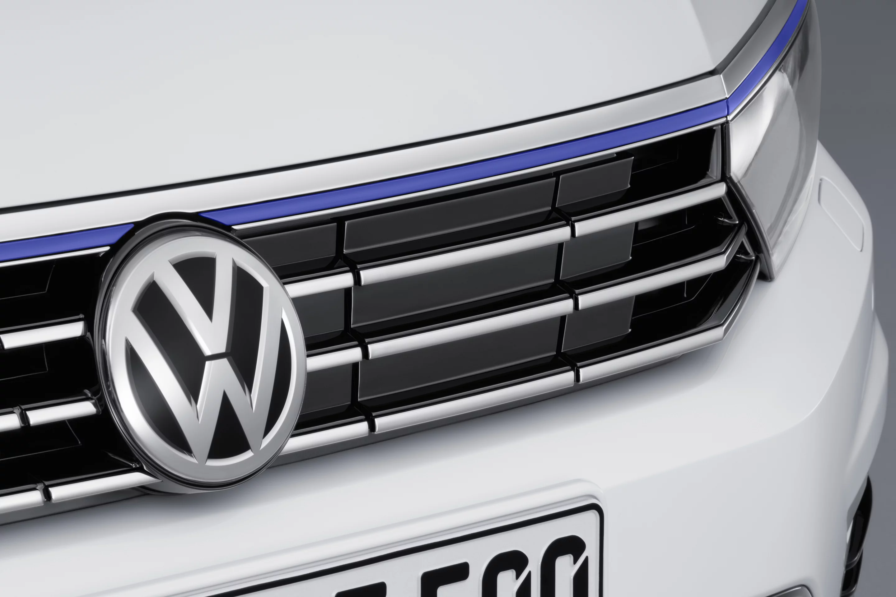 The Passat GTE's distinctive grille