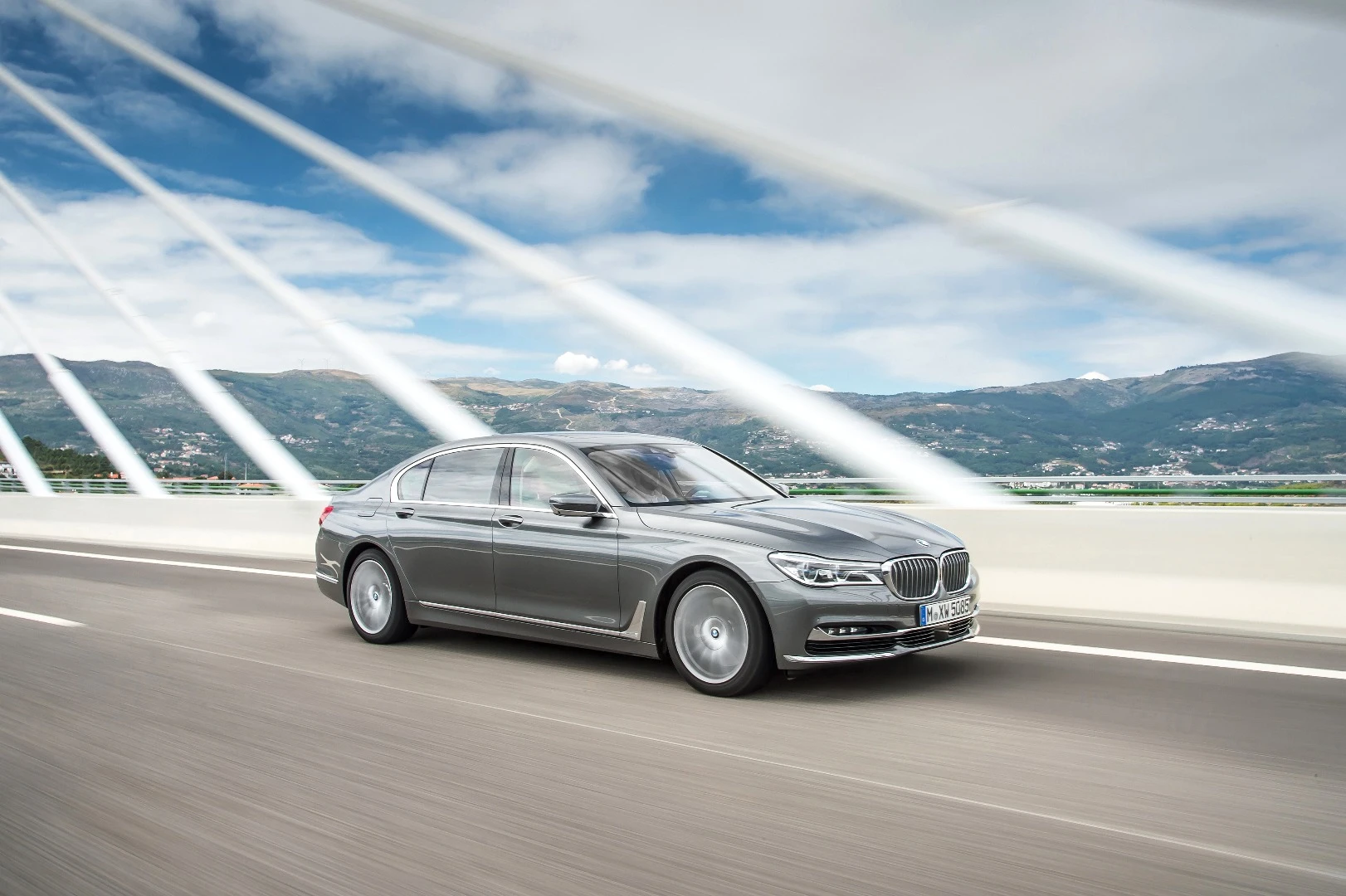 With 760 Nm on tap, the 750d has more torque than most big performance sports cars