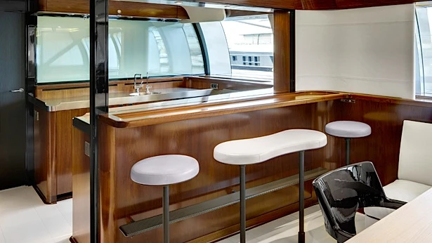 S/Y Vertigo bar