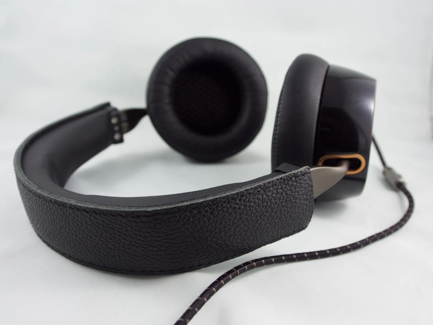 The textured leather headband gives the AF240s a stylish, natural appearance