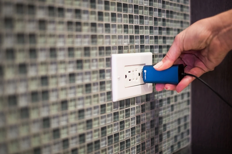 The Dart provides 65 W of power and works with inputs of 90-265 V