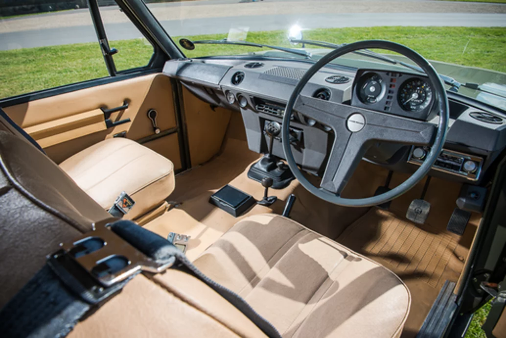 Range Rover 001 cockpit