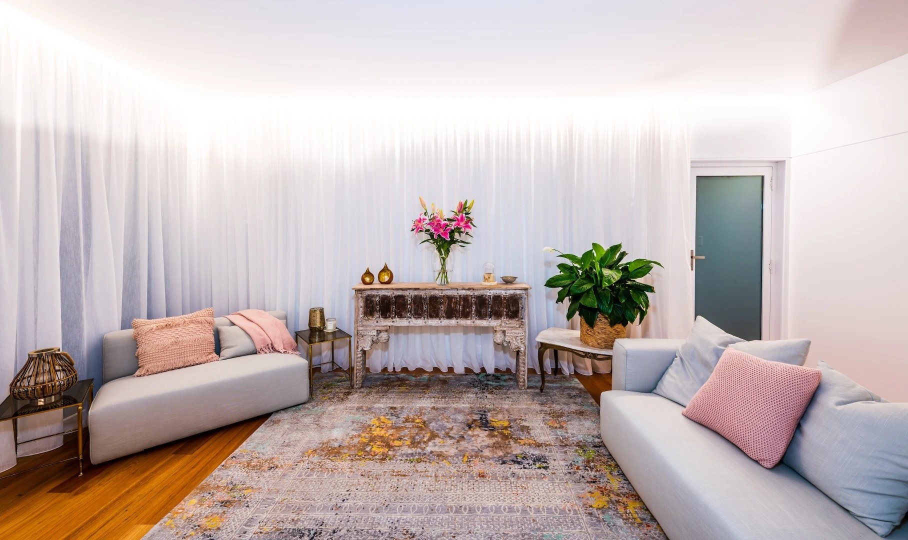 North Avoca Studio provides additional space for working, relaxing and entertaining