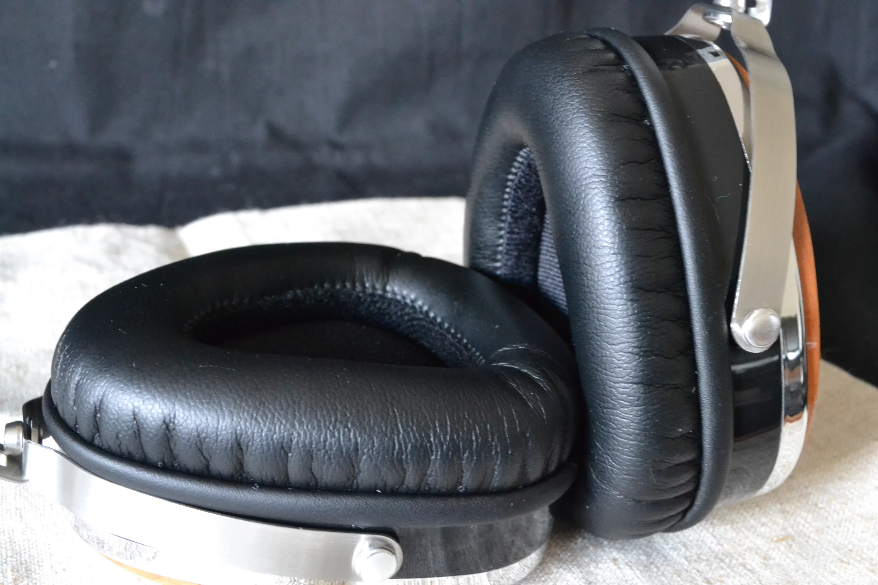 Though the Troubadours are being sold as over-the-ear cans, the inner cup measures a little less than 2 inches from top to bottom