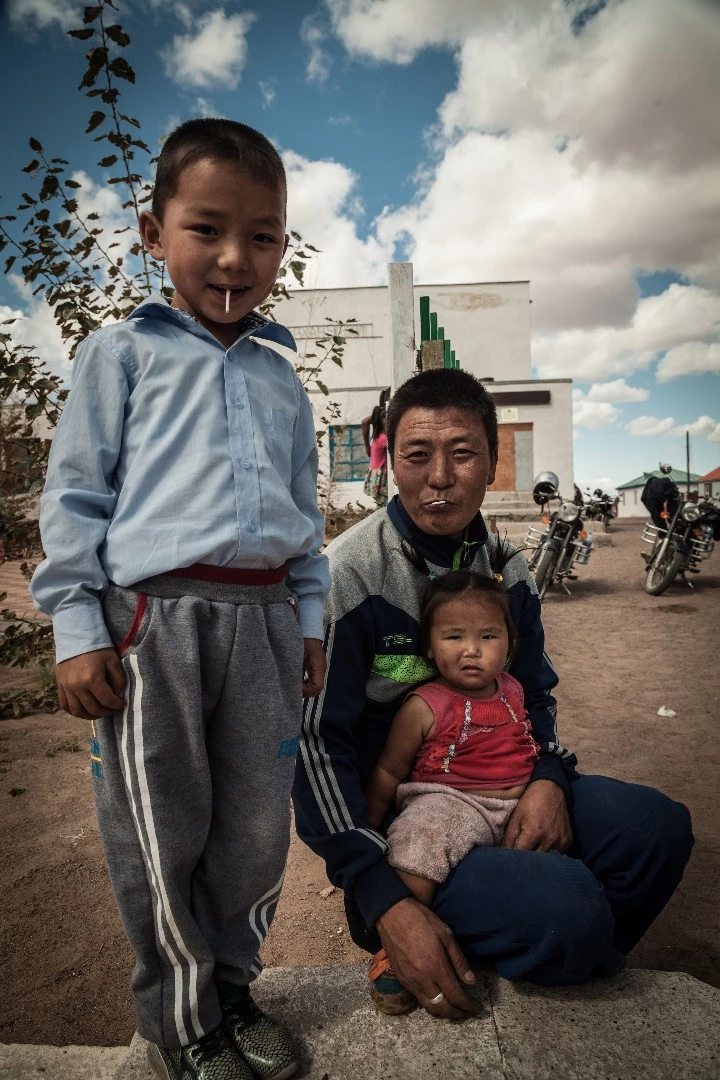 Friendly locals, Myangad