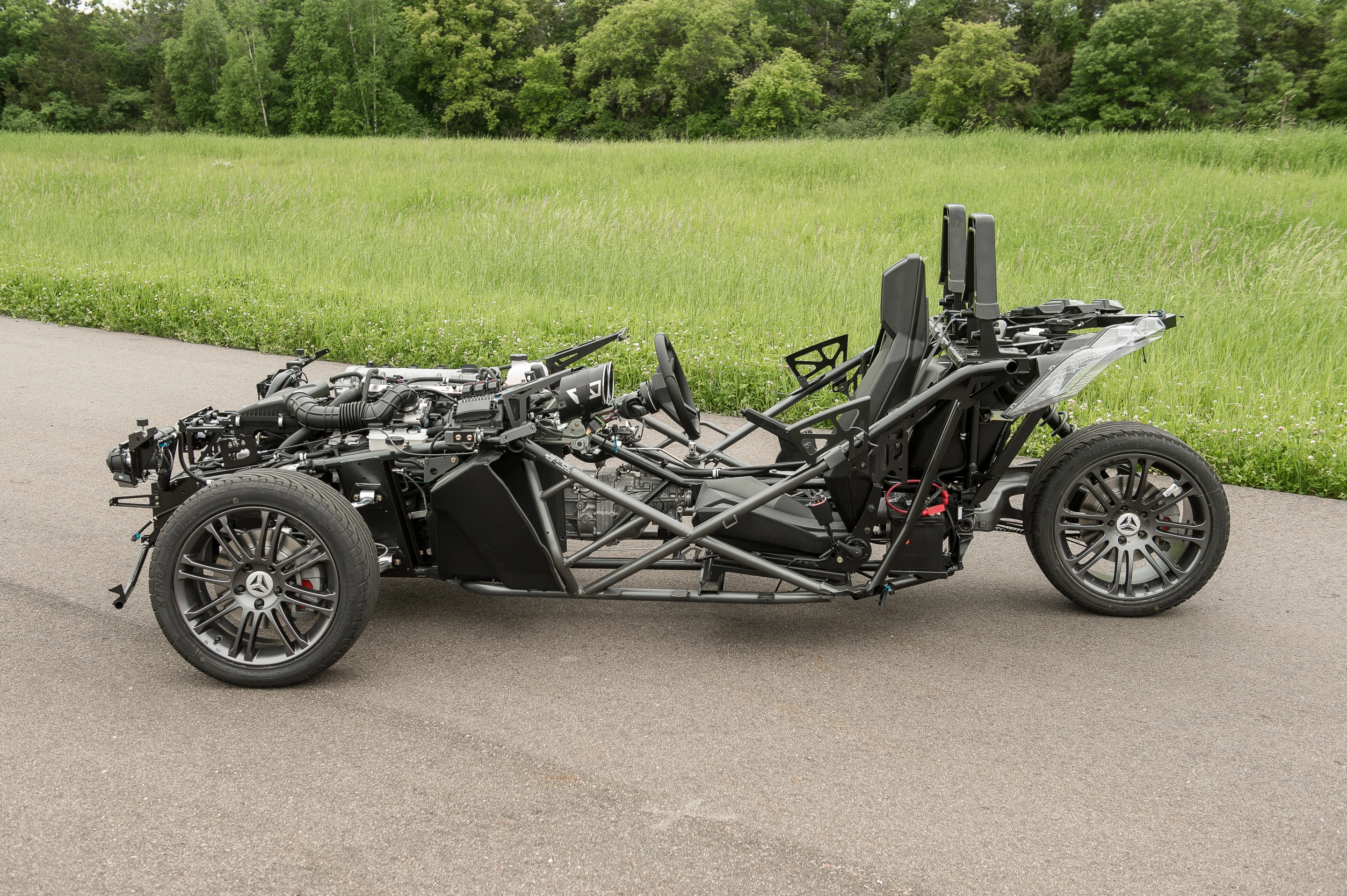 The Slingshot's steel frame skeleton