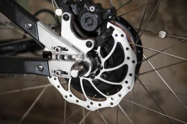 It also has Magura hydraulic disc brakes ...