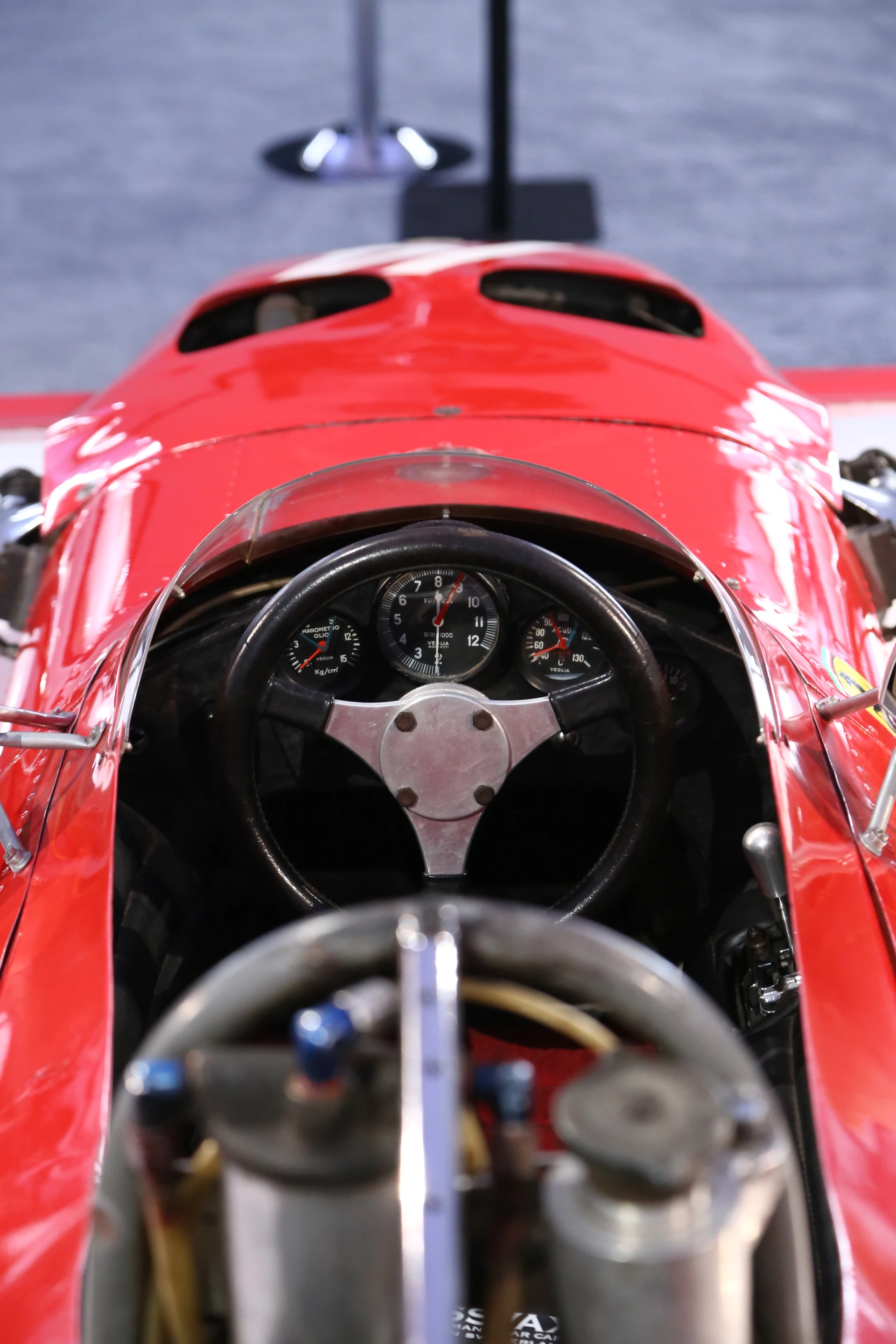 The cramped quarters of the 1968-69 Ferrari Dino 166/246T Formula 2/TASMAN (Photo: Angus MacKenzie/Gizmag.com)