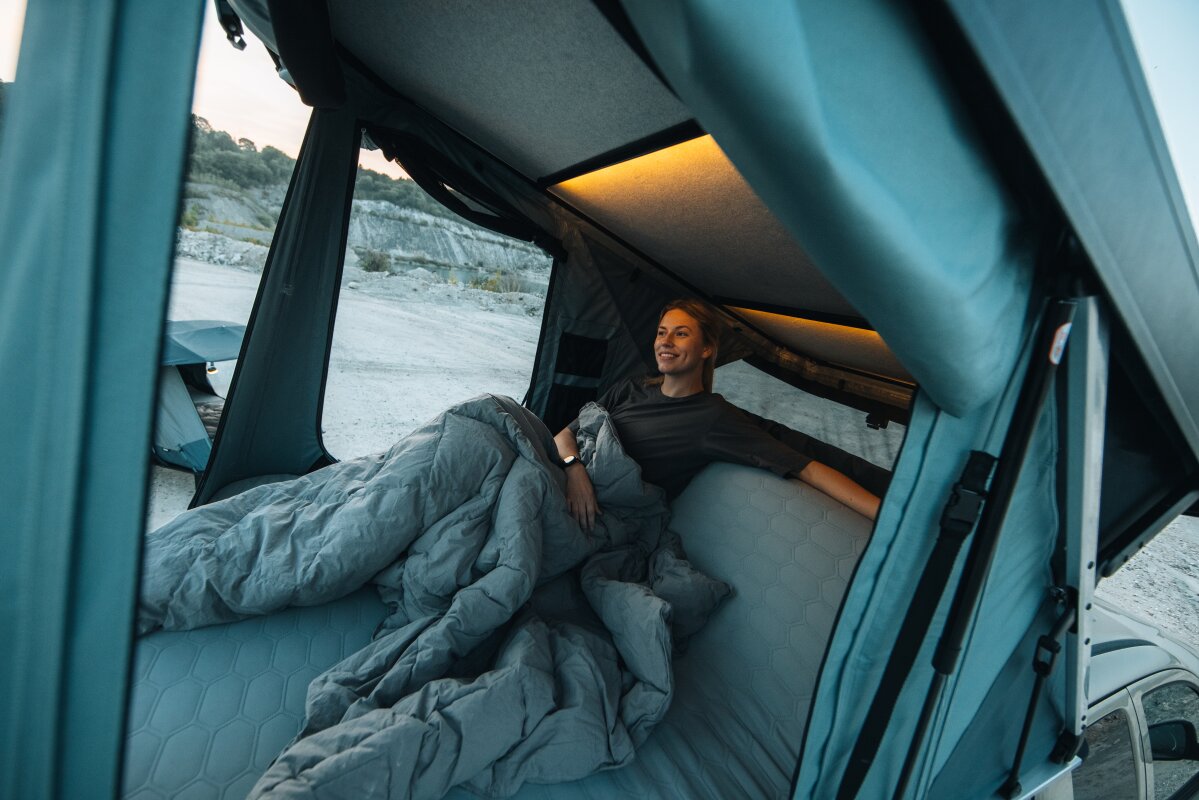 Rooftop tent makes simple but brilliant improvement over all others