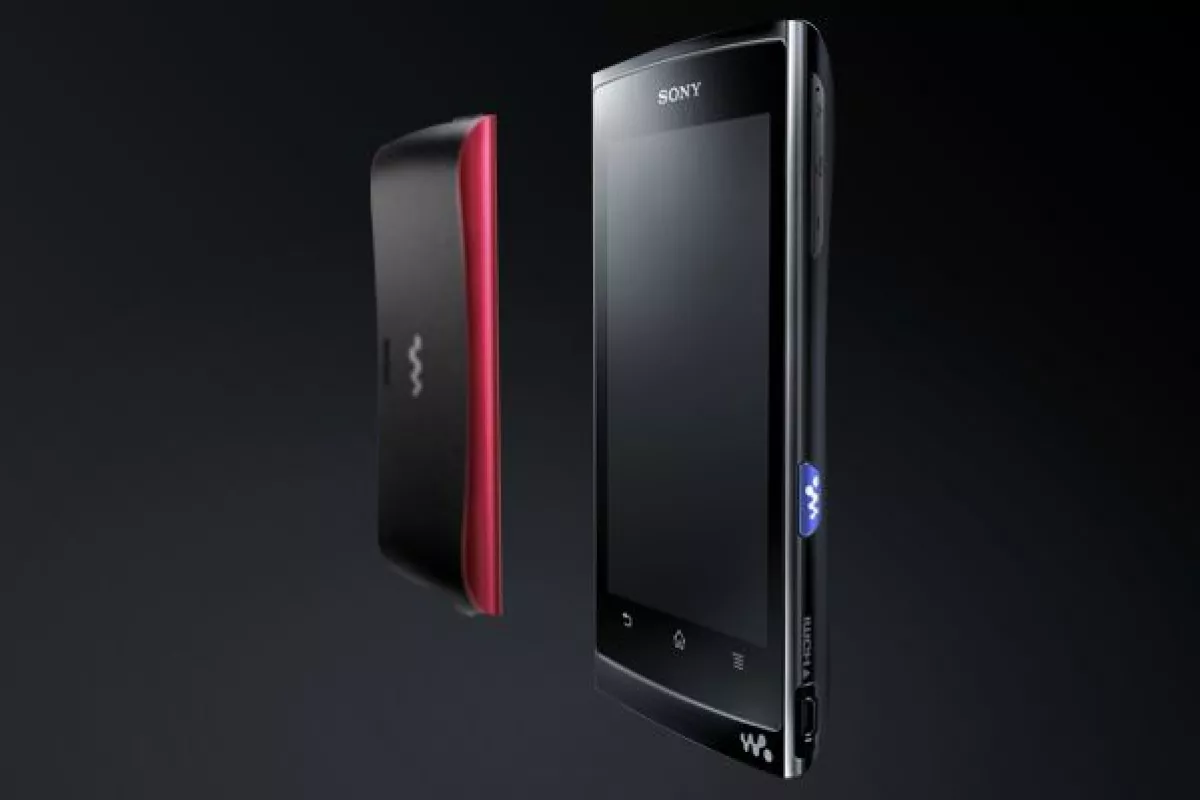 Running Android 2.3, the new Walkman comes with 4.3-inch WVGA (480x800) touchscreen and powered by NVIDIA Tegra 2 1GHz dual-core CPU platform
