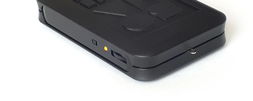 Ether has a magnetic antenna like those found in long-wave radios and an electronic antenna integrated into the circuit board. The PCB also has a pin connected to it that protrudes from one edge of the device, allowing any conductive material or surface it comes into contact with to become an external antenna – including your own body.