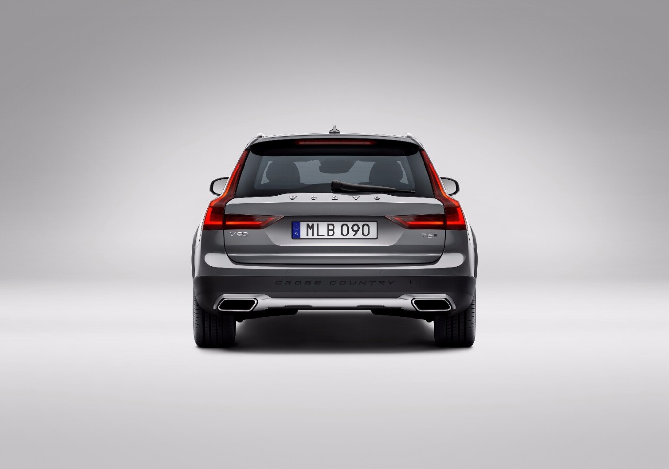 Volvo introduces the V90 Cross Country