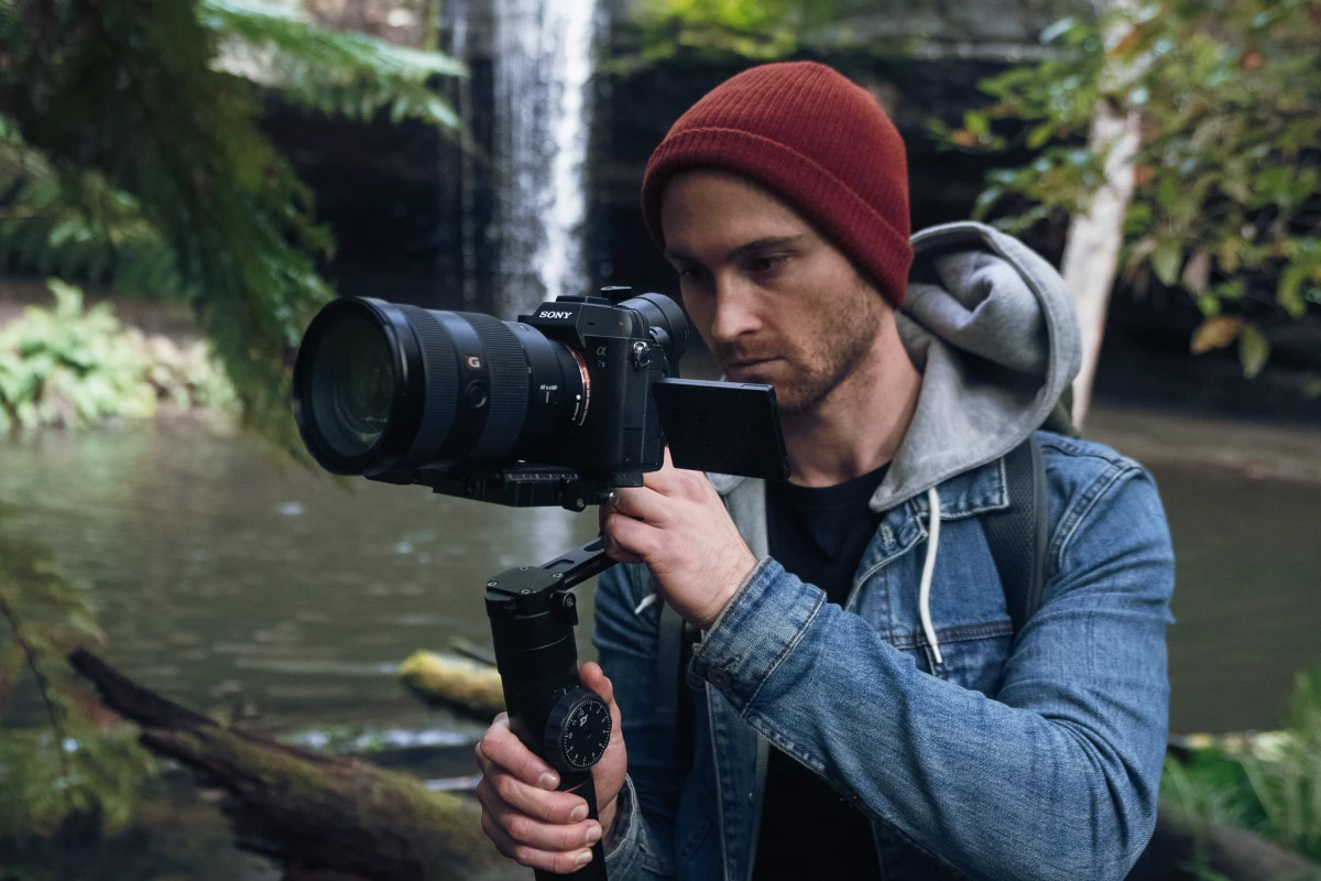 The Alpha 7S III sports a new image sensor, the latest processing engine, 5-axis image stabilization, an impressive EVF and vari-angle touchscreen panel, and can shoot video at 4K/120p