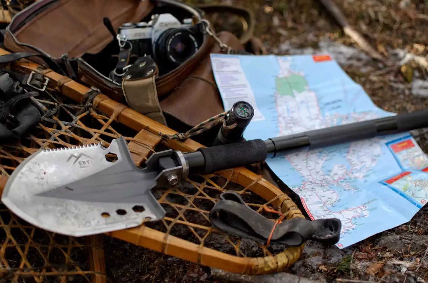 The EST Shovel can be pulled apart and individual tools used as needed