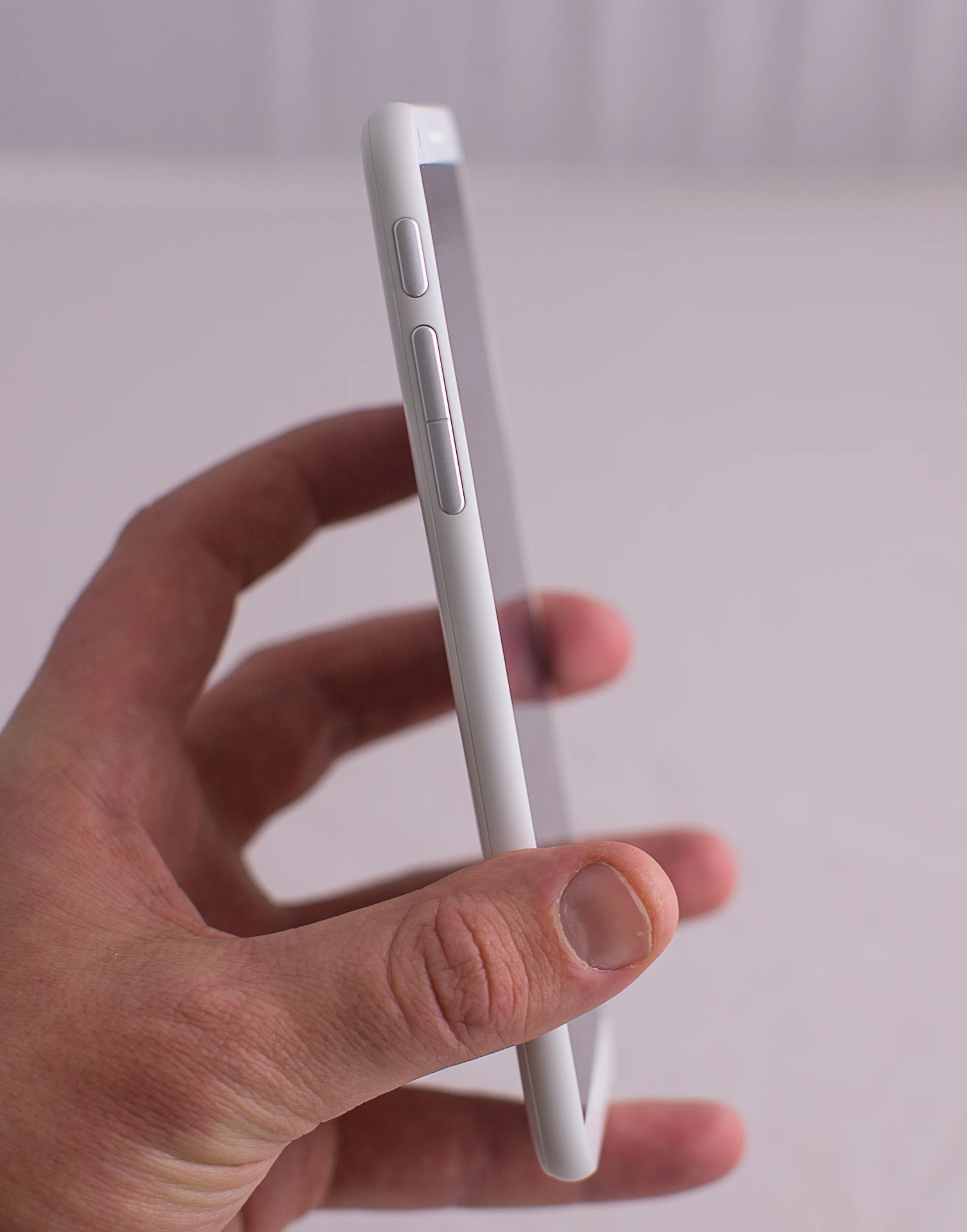 The eight GB storage can be extended through the Micro SD reader located alongside the nano-SIM slot, which takes cards up to 128 GB