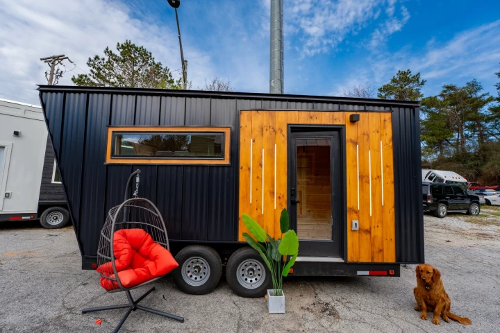 The tiny house sauna has a length of 16 ft (4.8 m) and is envisioned for use in Airbnbs and other rental scenarios