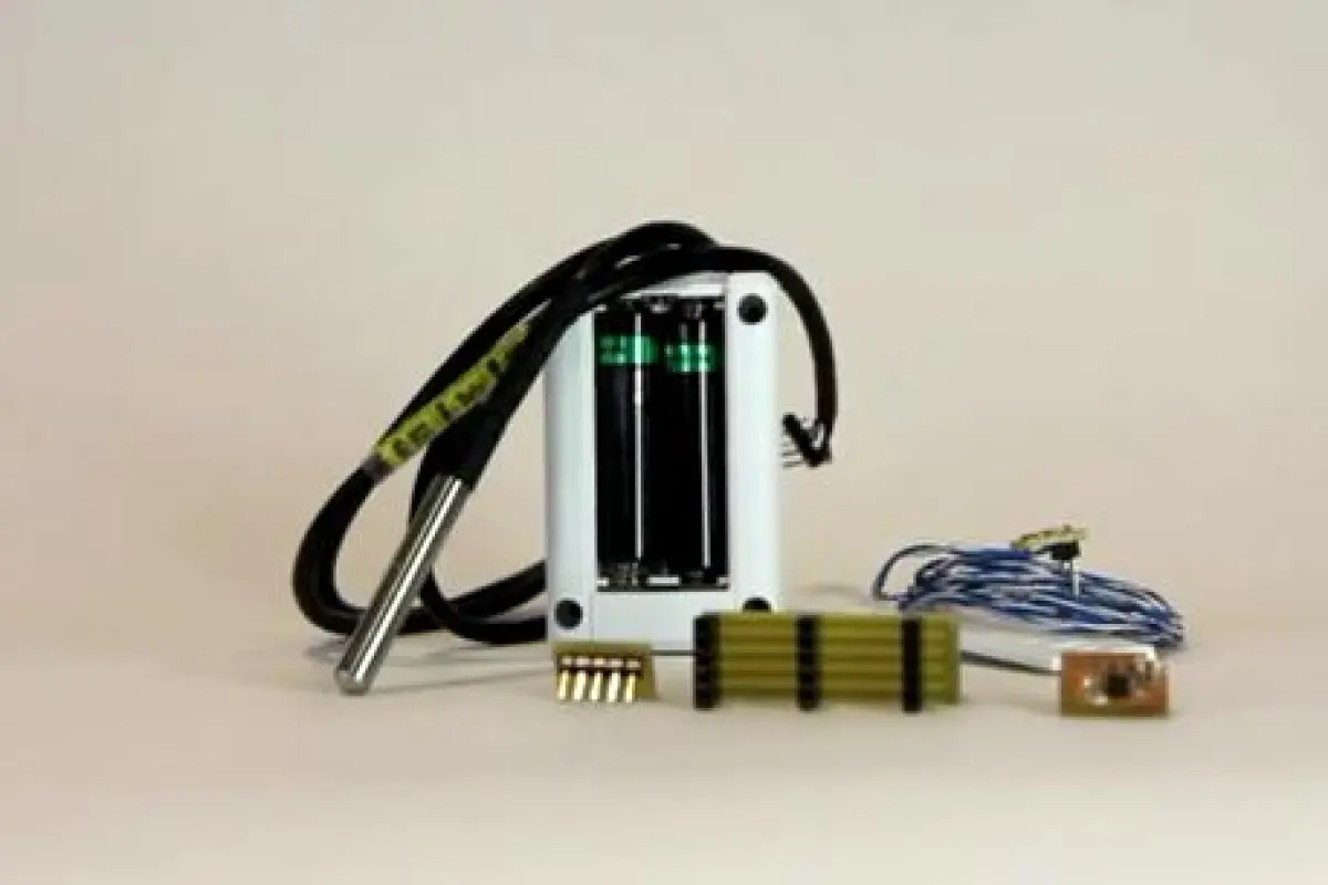 The Knut comes with temperature and battery level sensors and allows you to add external sensors as desired