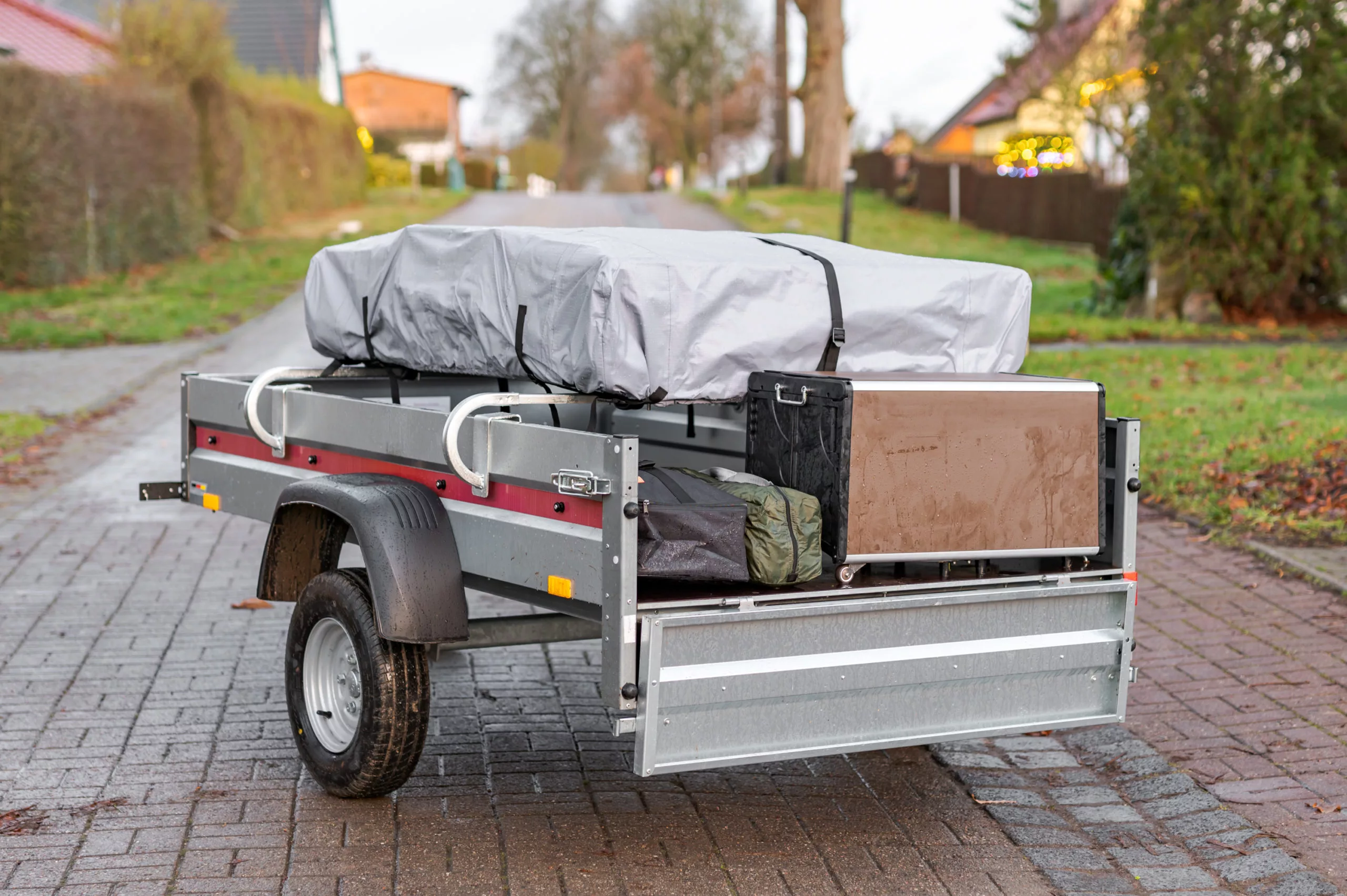 The camper kit can also be mounted to a trailer, though we reckon you'll want a more capable tow vehicle than the Elektro Frosch