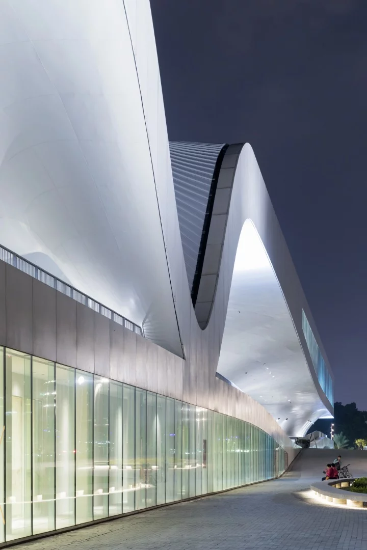 the National Kaohsiung Centre for the Arts in Taiwan is an expansive facility that references the local landscape
