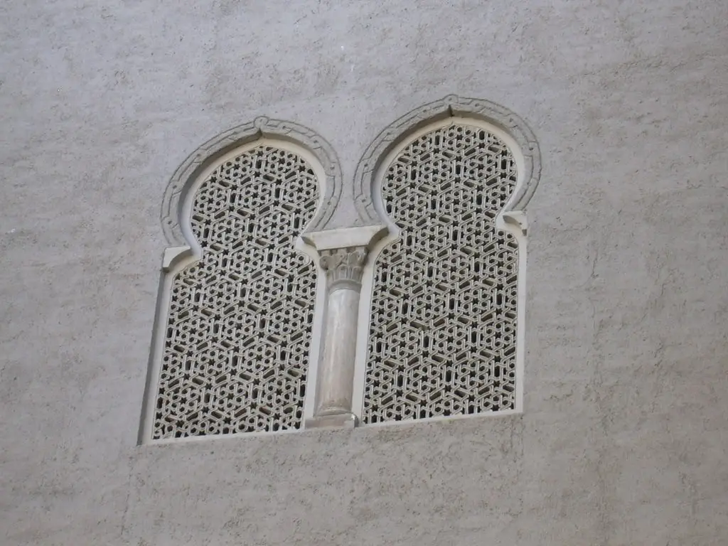 Restored traditional mashrabiyas at Spain's Aljafería Palace (Photo: ecelan)