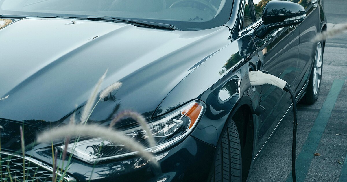 Report says plug-in hybrids are almost as polluting as gas-powered cars