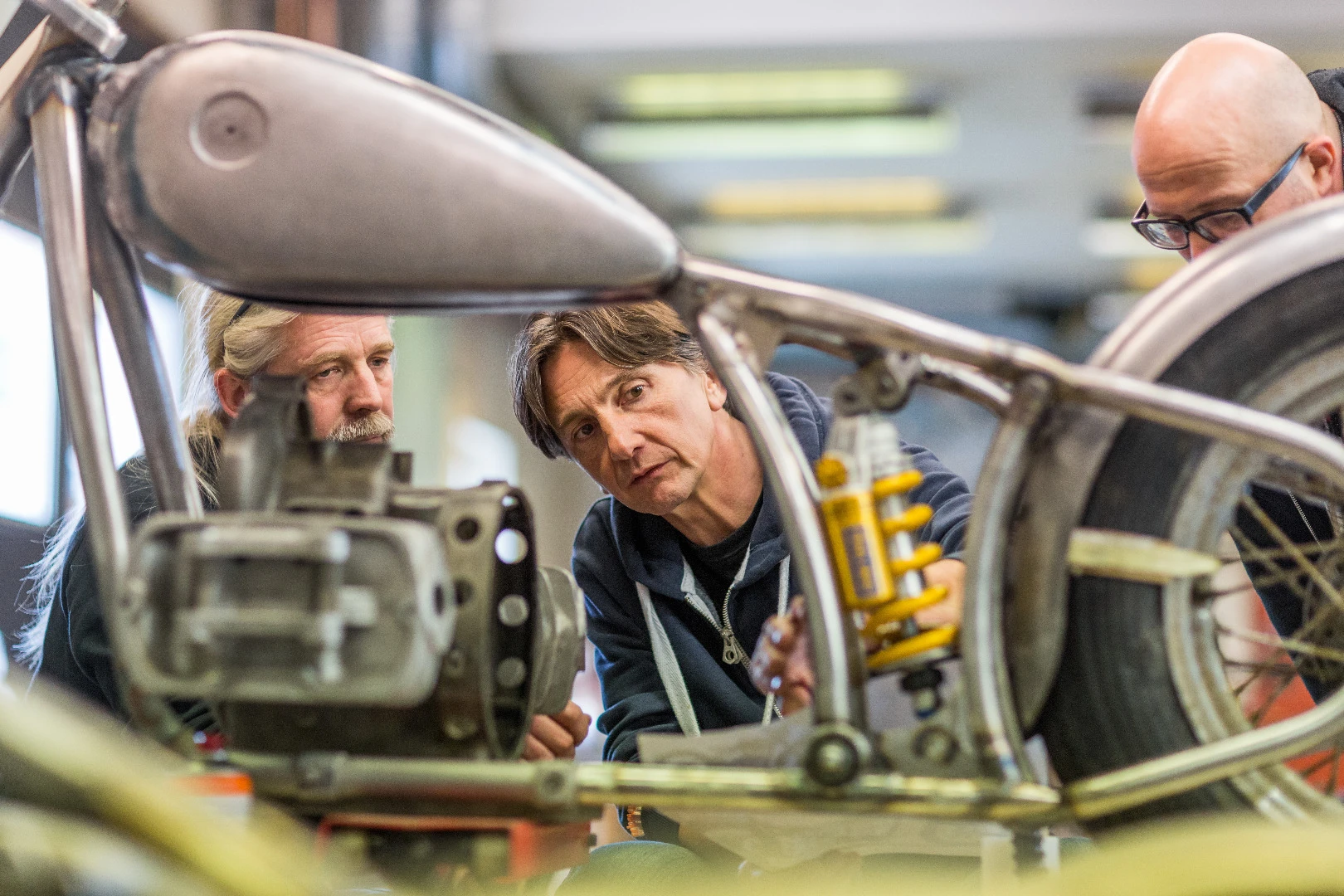 The team that designed and constructed the R5 Hommage had to recreate by hand the majority of the bike's parts, based only on old photographs and drawings