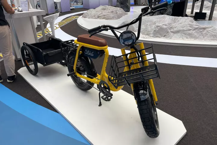 An award-winning fat-tire cargo ebike that can be optioned with a trailer for more hauling potential