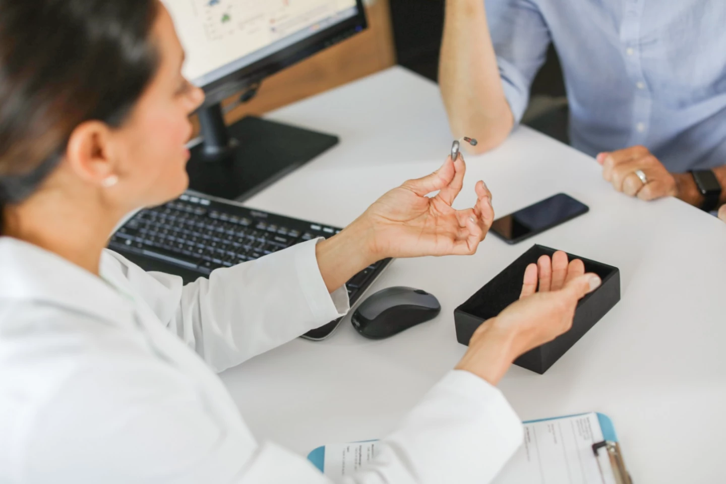 Settings adjustments can be made by the wearer, and the Livio AI can be programmed remotely by hearing professionals