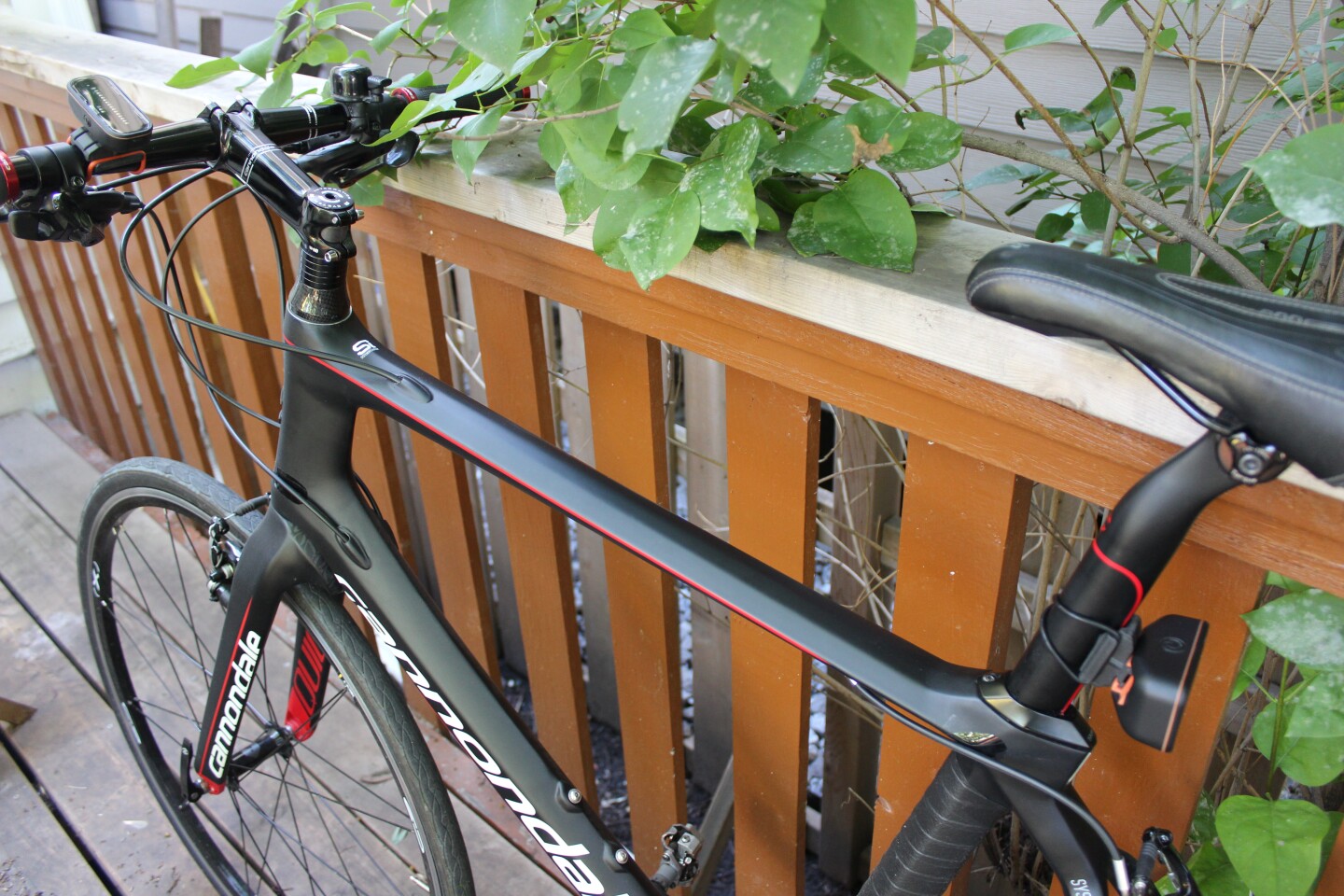 The Backtracker system consists of two modules, mounted on the handlebar and seatpost