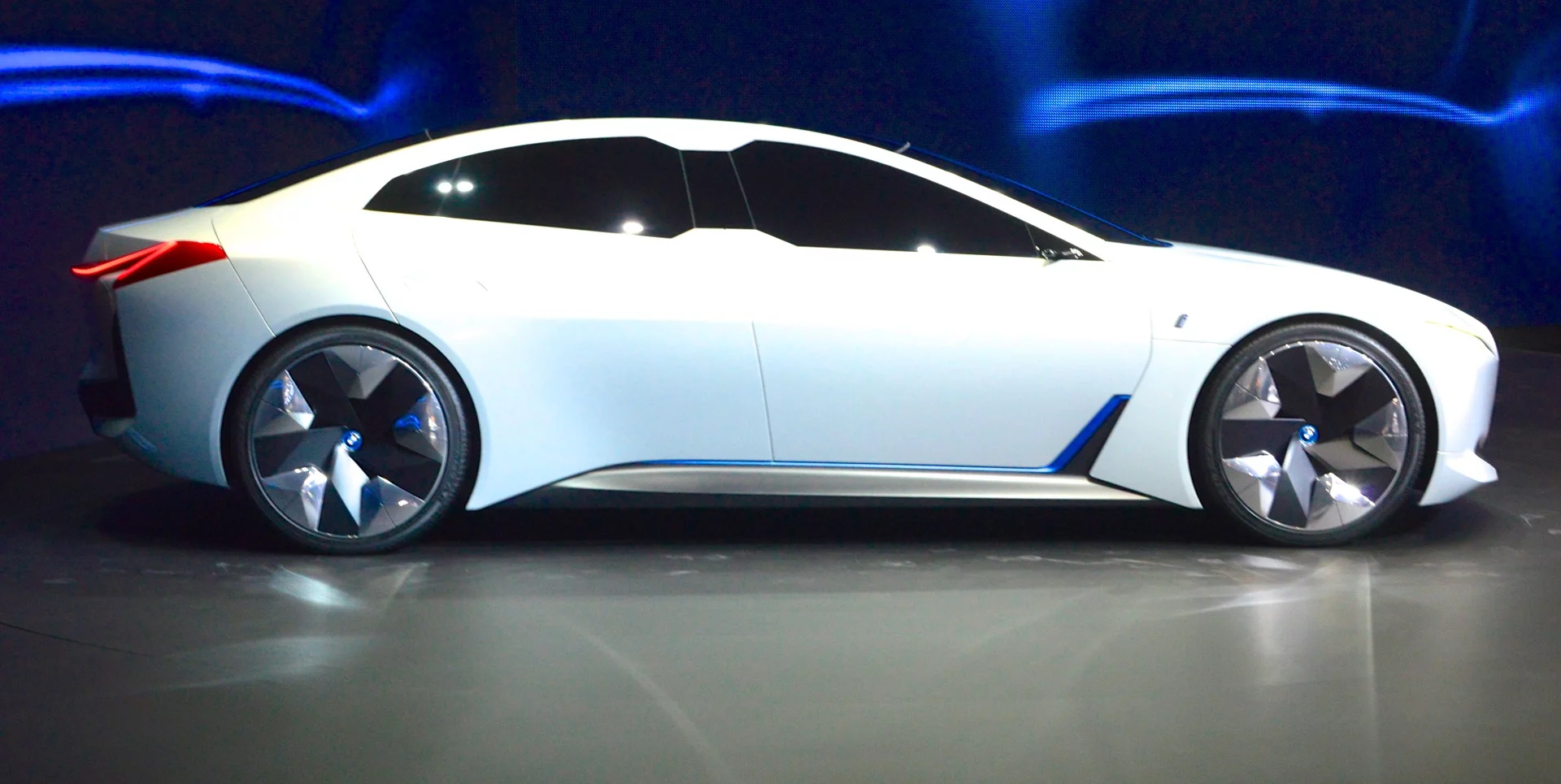 BMW reveals the i Vision Dynamics in Frankfurt