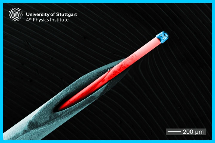 Researchers printed imaging components for optical microscopes with a diameter and height of 125 micrometers, and then attached them to the end of an optical fiber the width of two human hairs