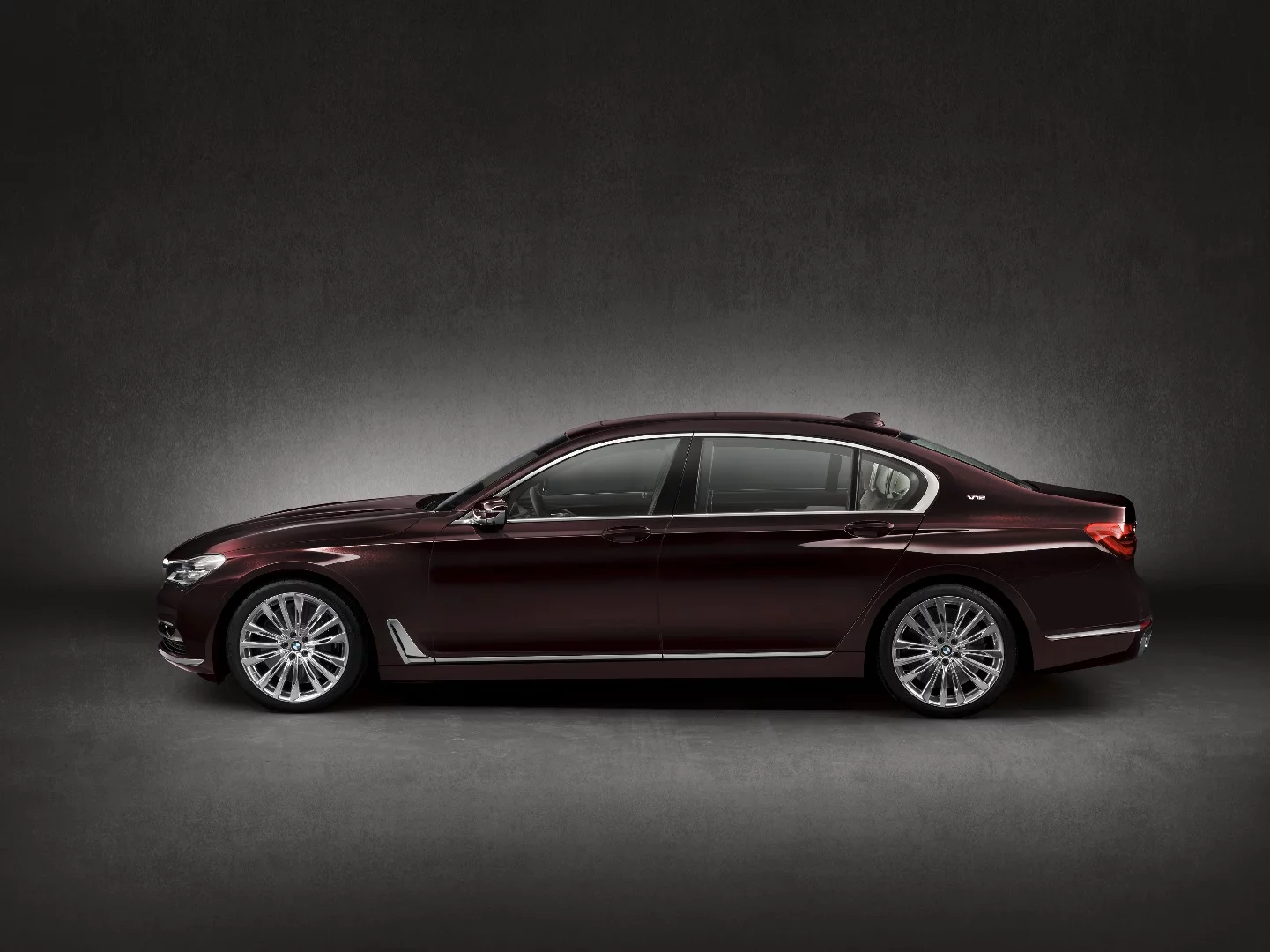 We love the deep red color BMW has chosen to show off the 760Li Excellence
