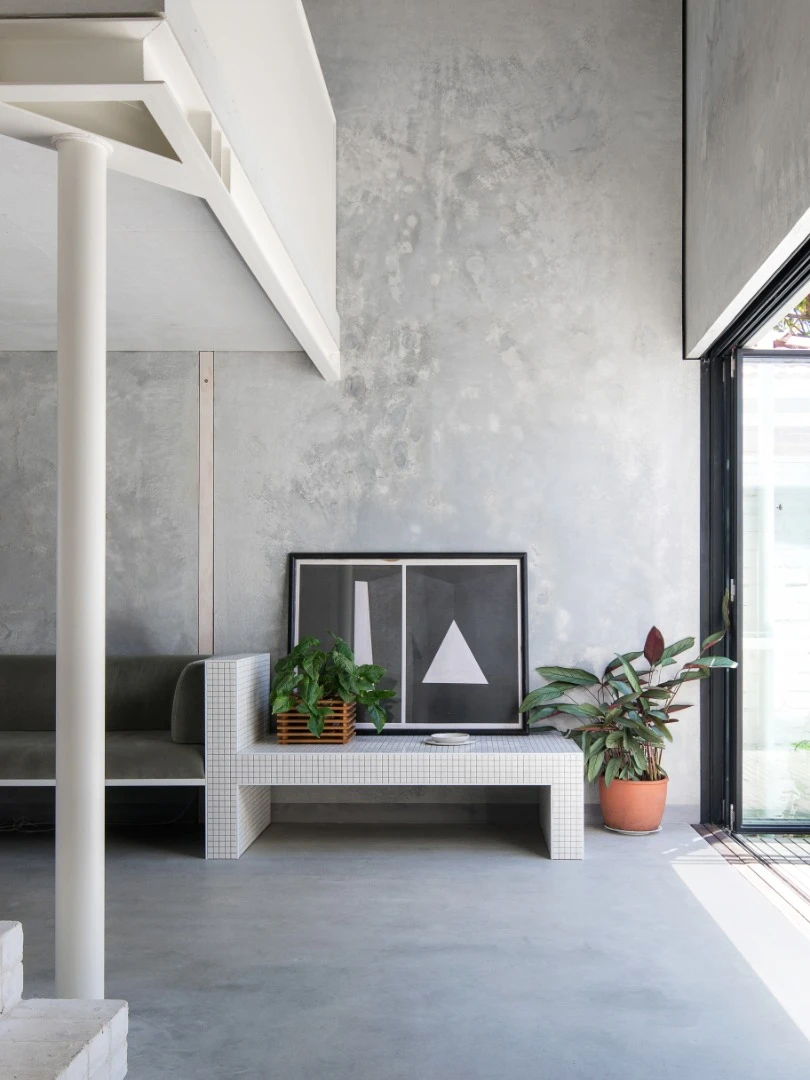 Influenced by Mediterranean architecture, the home’s open interior floorplan seamlessly blends each living space and zone into the next