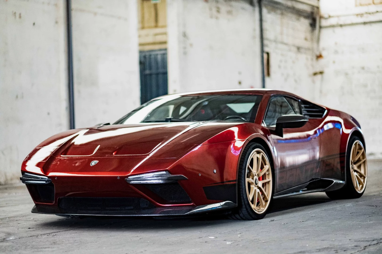 The Panther ProgettoUno is an homage to the De Tomaso Pantera of the early 70s