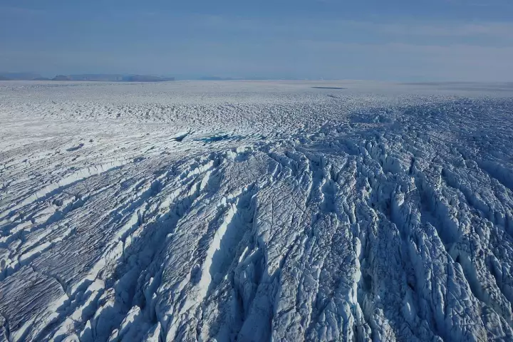 Ice core samples taken from a glacier in Greenland indicate that sudden temperature spikes occurred during the last Ice Age, and new research suggests that slowly-building CO2 is to blame