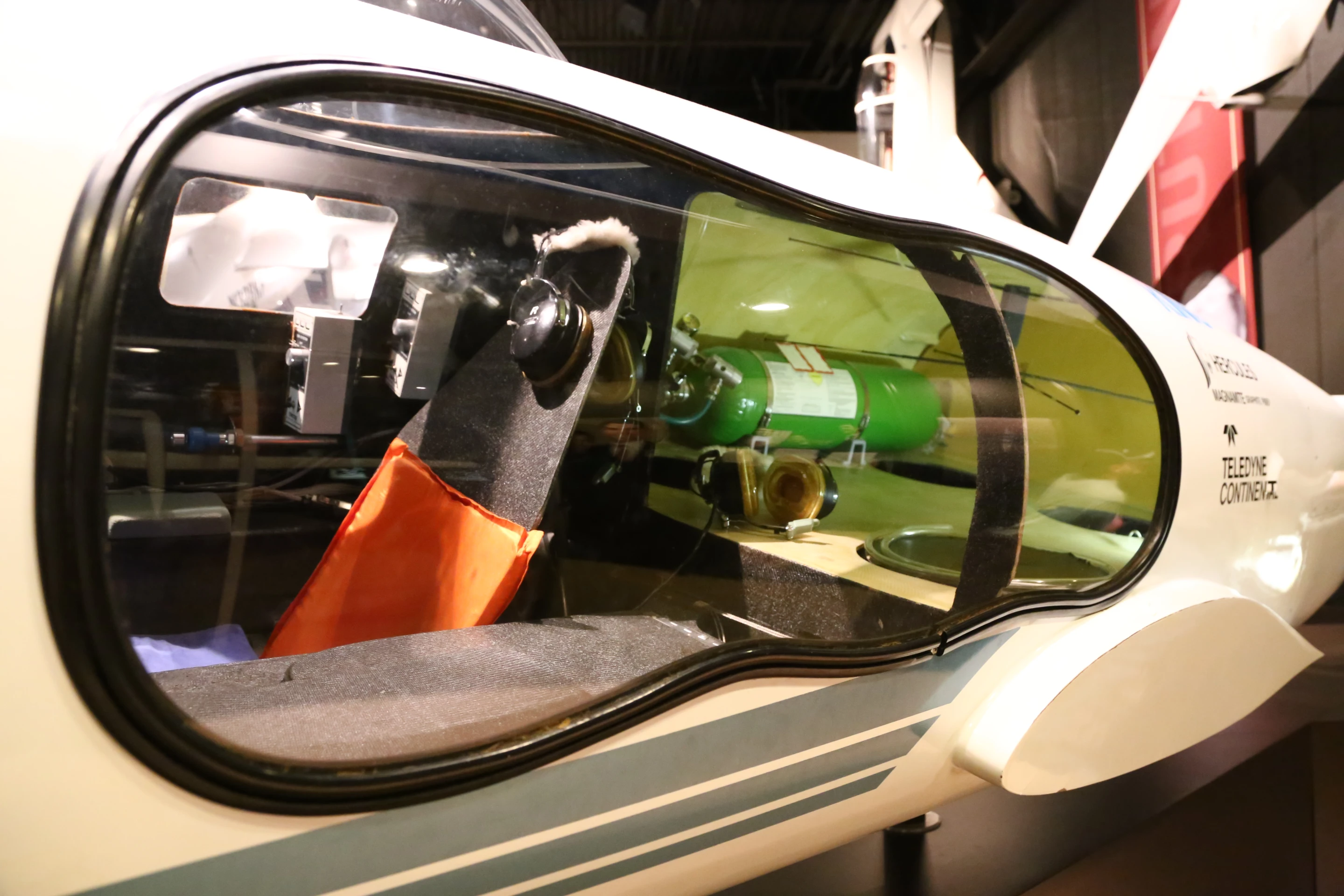 Replica of the Voyager's cockpit; the first plane to fly around the world non-stop (Photo: Angus MacKenzie/Gizmag.com)